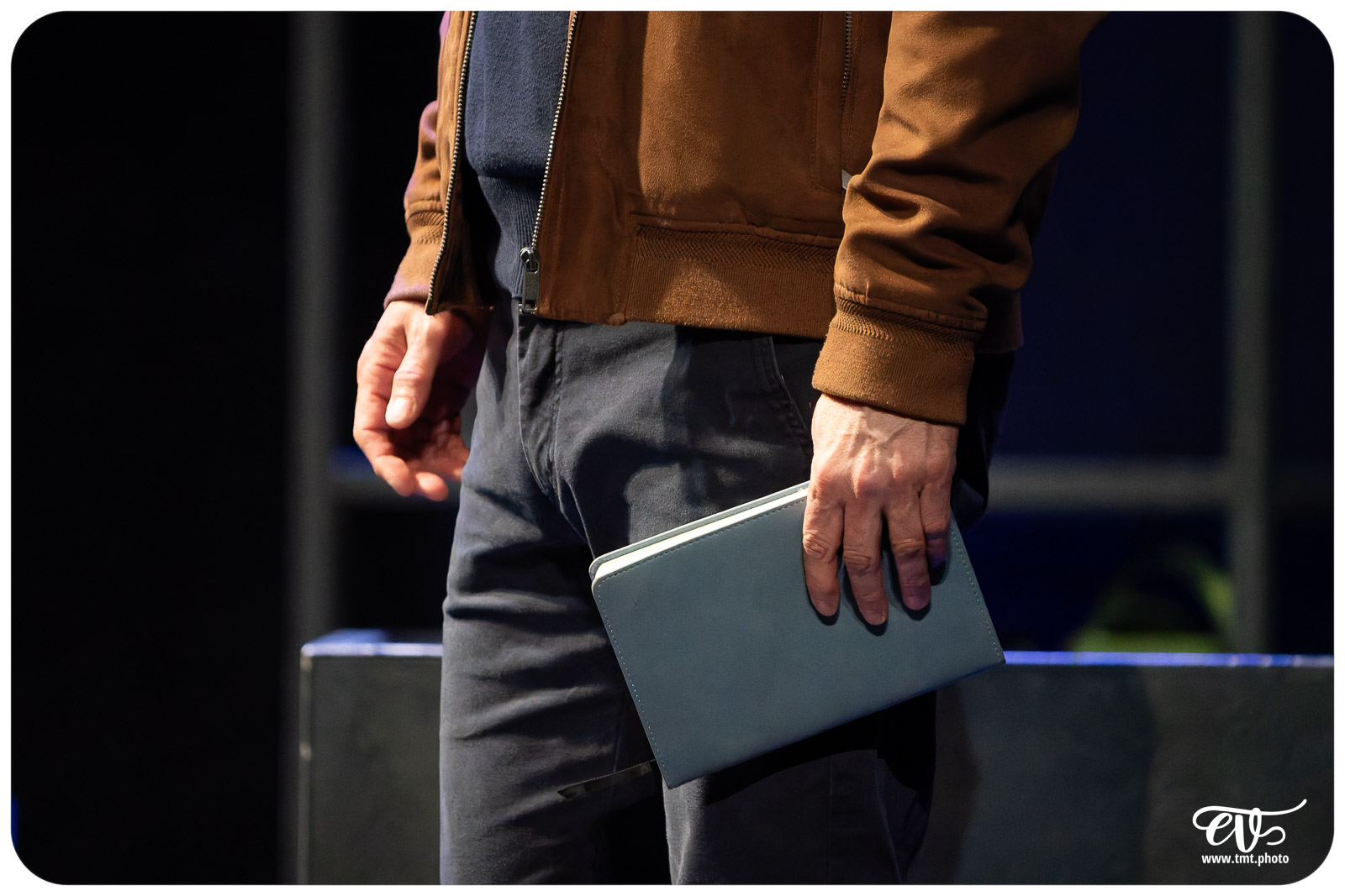 CHANGER L'EAU DES FLEURS (MATRIOSHKA PRODUCTIONS)